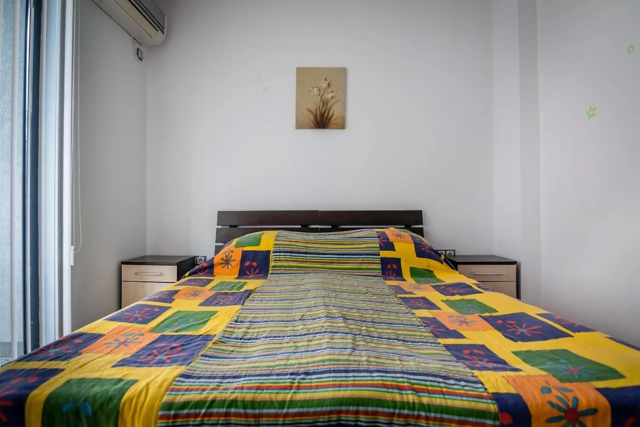 Cozy One-Bedroom Apartment In Night Breeze Burgas Bulgaria