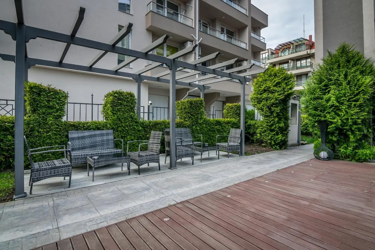 Cozy One-Bedroom Apartment In Night Breeze Burgas Bulgaria