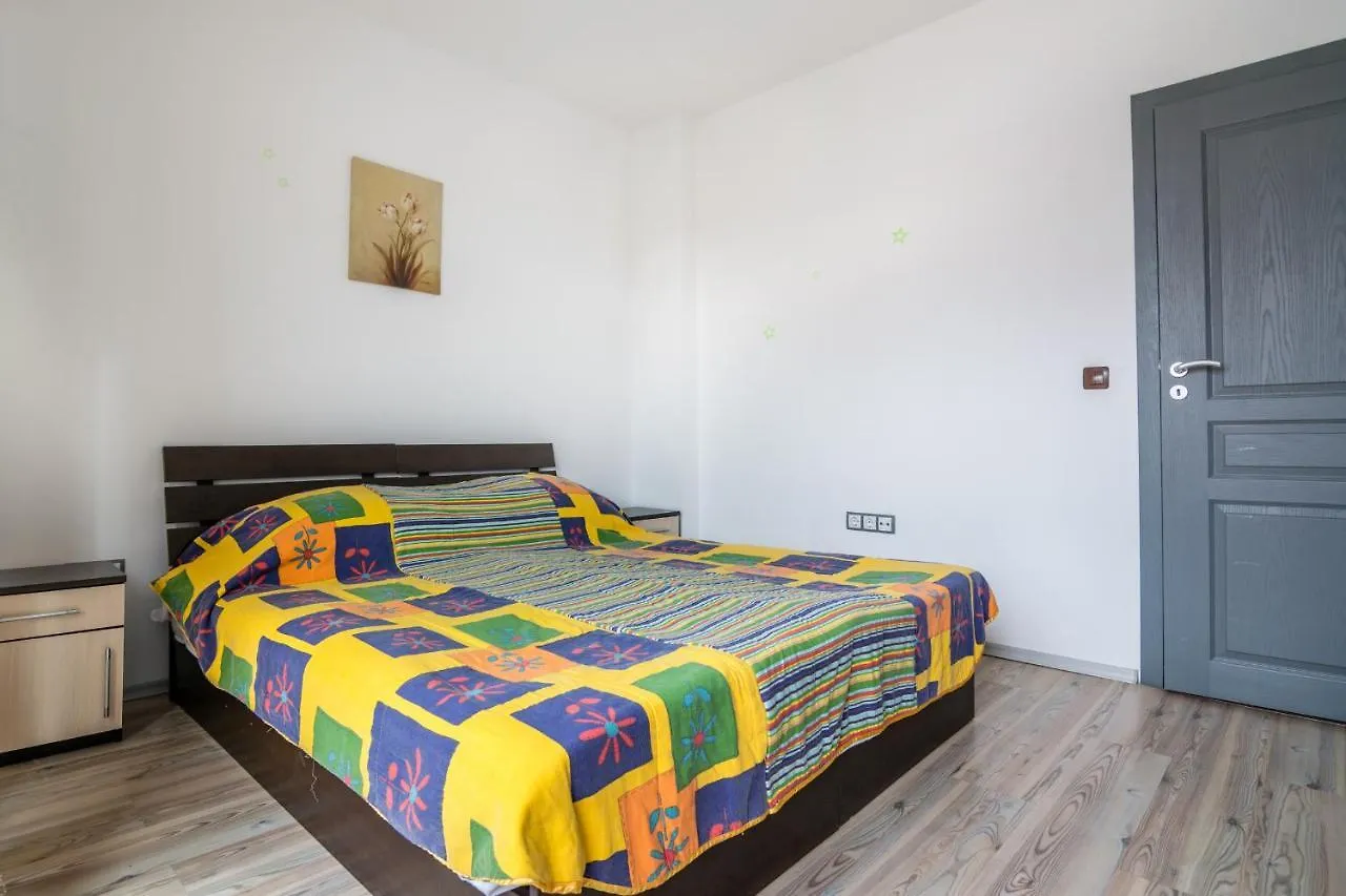 Cozy One-Bedroom Apartment In Night Breeze Burgas